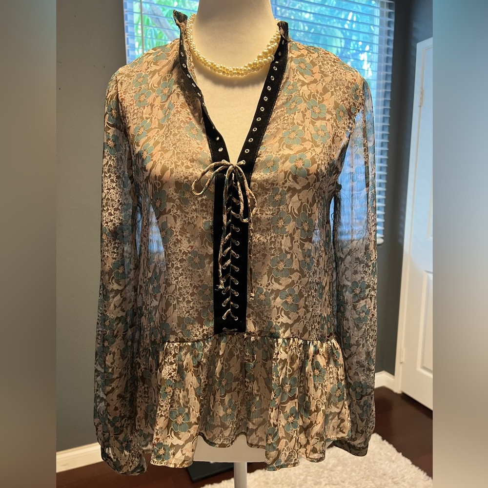 Zara Blouse Sheer Elegant Top with Delicate Design. in EUC. Size M